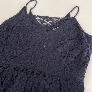 ENFOCUS STUDIO Navy blue lace dress - size 10